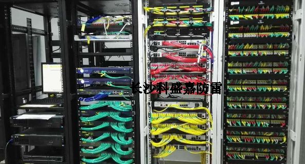 防雷高手遠(yuǎn)程技術(shù)指導(dǎo)必備：從設(shè)備接口來(lái)設(shè)計(jì)對(duì)應(yīng)的防雷器